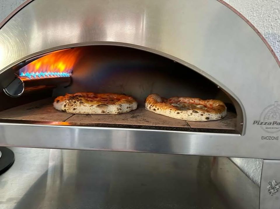 Emozione oven pizza party