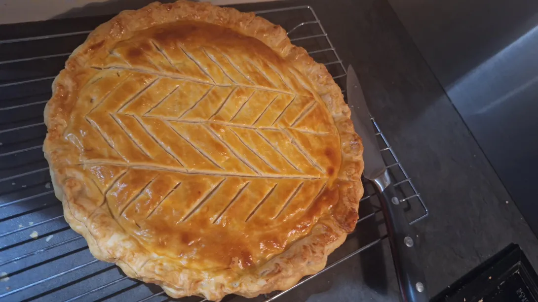 Galette des rois cake