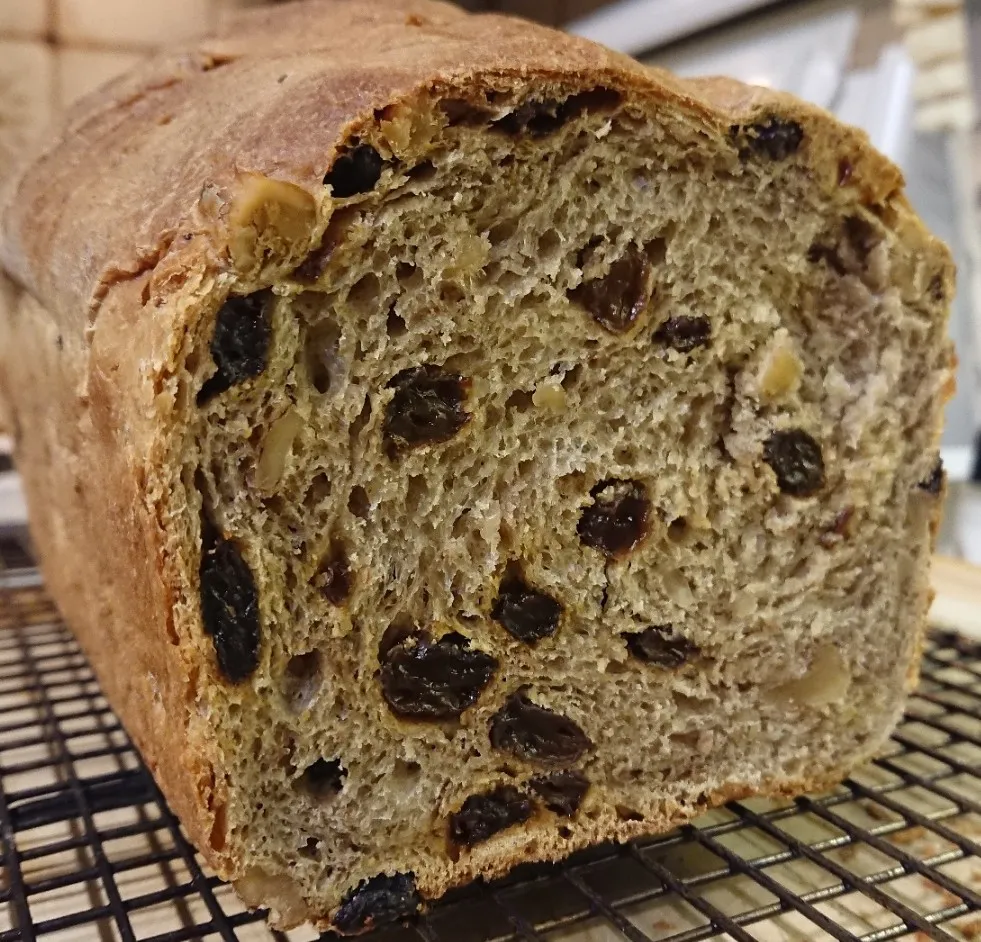 image of recent cinnamon raisin bread