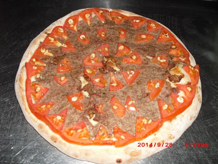 pizza.meat_.potato.ny_.crust_.spong_.dough_.2014.sep_.small_.jpg